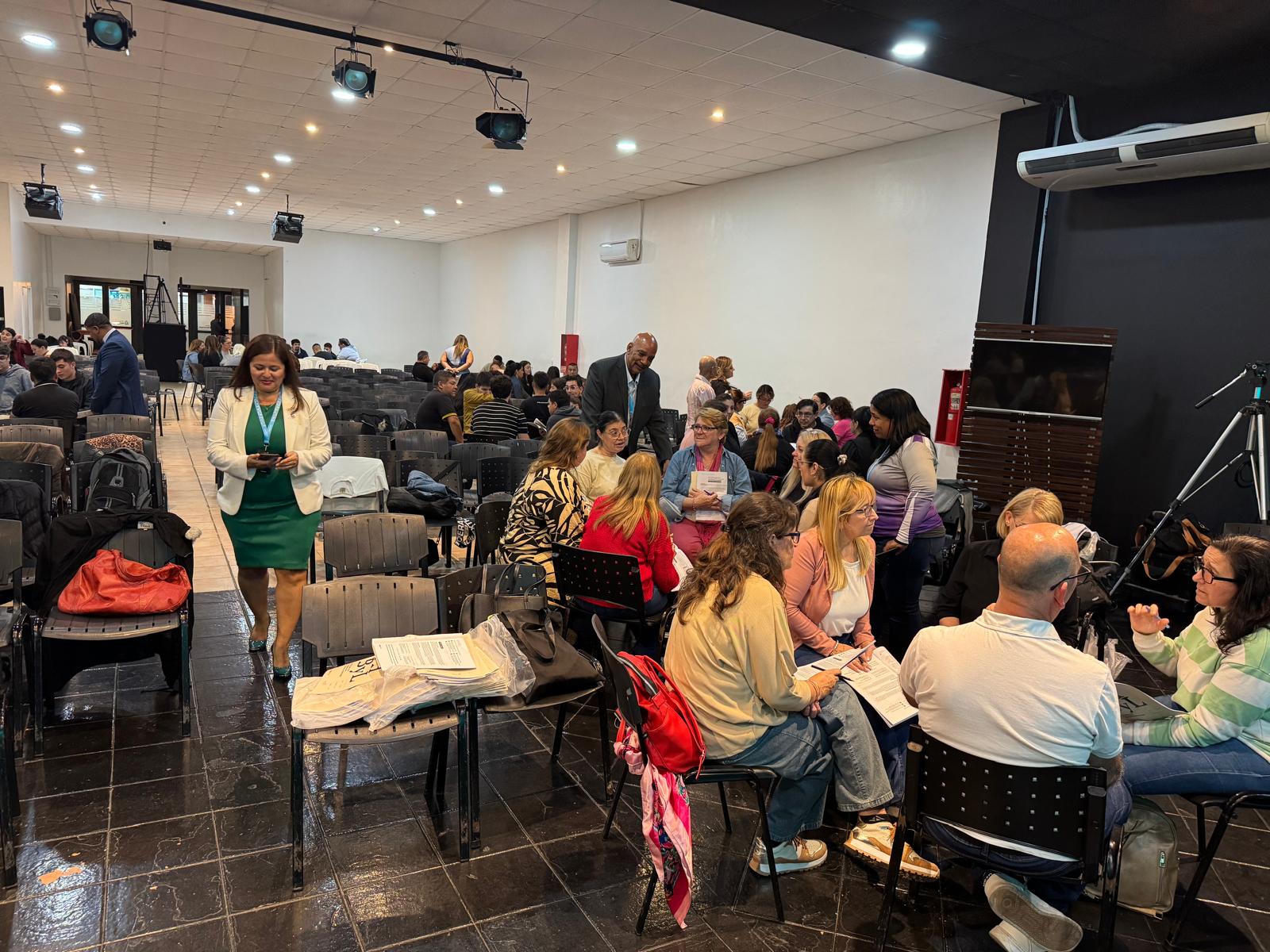 Agen-large class room